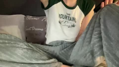 Snapshot of chase_vicky chatting on 10/18/25, 06:19 Vicky online show from 10/18/25, 06:19