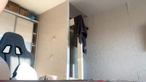 Snapshot of chasidychannel chatting on 09/13/25, 07:52 Viola online show from 09/13/25, 07:52