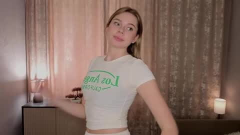 Emilia online show from 05/15/26, 05:03
