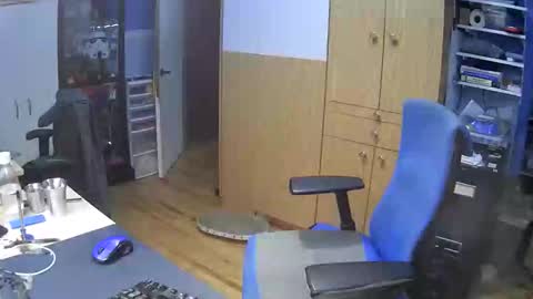 wanaBeYourToy online show from 12/15/25, 06:34