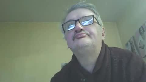 Snapshot of chatubatelee555 chatting on 11/23/25, 06:30 lee online show from 11/23/25, 06:30