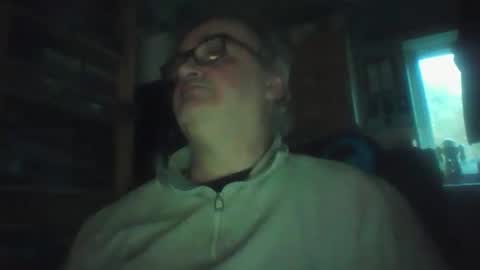 Snapshot of chatubatelee555 chatting on 03/18/26, 06:11 lee online show from 03/18/26, 06:11