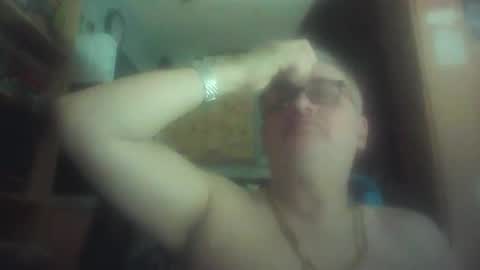 Snapshot of chatubatelee555 chatting on 04/17/26, 01:19 lee online show from 04/17/26, 01:19