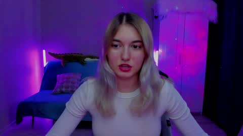 Snapshot of chatur_lady_ chatting on 12/23/24, 07:06 Betty online show from 12/23/24, 07:06