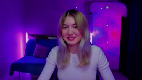 Snapshot of chatur_lady_ chatting on 12/28/24, 02:01 Betty online show from 12/28/24, 02:01
