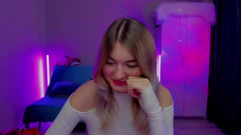 Snapshot of chatur_lady_ chatting on 01/14/25, 07:06 Betty online show from 01/14/25, 07:06