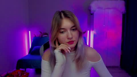 Snapshot of chatur_lady_ chatting on 01/15/25, 06:33 Betty online show from 01/15/25, 06:33