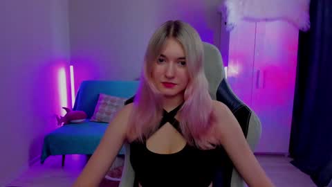 Snapshot of chatur_lady_ chatting on 02/06/25, 06:18 Betty online show from 02/06/25, 06:18