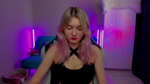 Snapshot of chatur_lady_ chatting on 02/07/25, 05:31 Betty online show from 02/07/25, 05:31