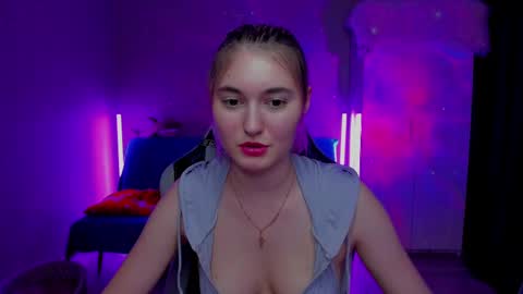 Snapshot of chatur_lady_ chatting on 02/14/25, 04:09 Betty online show from 02/14/25, 04:09