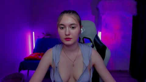 Snapshot of chatur_lady_ chatting on 02/14/25, 07:12 Betty online show from 02/14/25, 07:12