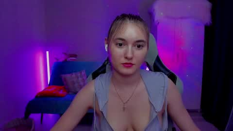 Snapshot of chatur_lady_ chatting on 02/15/25, 10:22 Betty online show from 02/15/25, 10:22