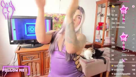 Snapshot of chaturmodels chatting on 02/22/25, 07:03 Sophie online show from 02/22/25, 07:03