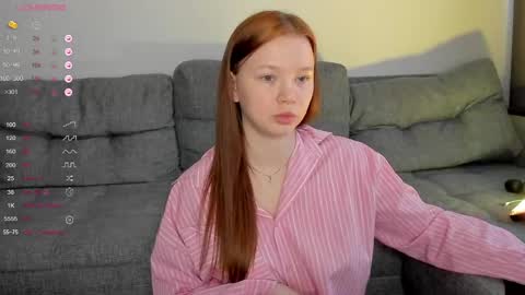 Snapshot of chaturrbaby chatting on 03/12/25, 02:12 Em online show from 03/12/25, 02:12