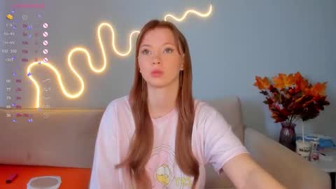 Snapshot of chaturrbaby chatting on 09/18/25, 08:27 Em online show from 09/18/25, 08:27