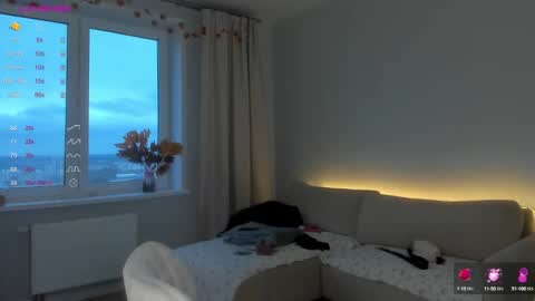 Snapshot of chaturrbaby chatting on 09/30/25, 01:27 Em online show from 09/30/25, 01:27