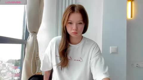 Snapshot of chaturrbaby chatting on 10/15/25, 05:40 Em online show from 10/15/25, 05:40