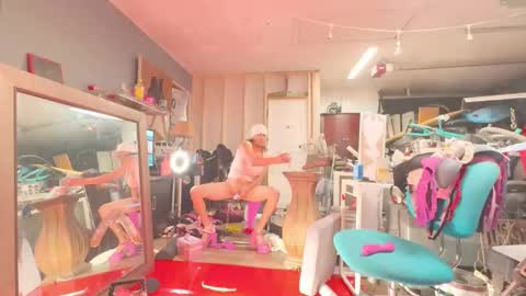 Snapshot of chavezechavez4207 chatting on 10/07/25, 05:48 MasterPRO online show from 10/07/25, 05:48