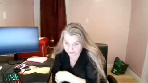 chealsiek online show from 10/27/25, 12:15