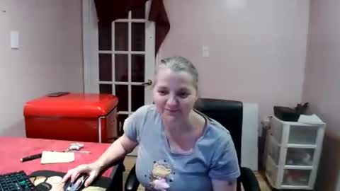 chealsiek online show from 11/20/25, 12:33