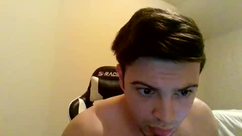 Snapshot of cheddarbob93695 chatting on 11/15/25, 01:25 cheddarbob93695 online show from 11/15/25, 01:25