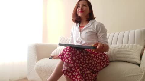 Regina Phalange online show from 04/13/26, 08:25