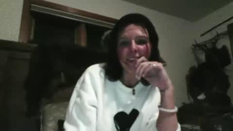 Snapshot of cheekybee chatting on 02/12/25, 03:29 CheekyBee online show from 02/12/25, 03:29