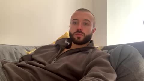 Snapshot of cheekycharliee chatting on 09/25/25, 10:41 CheekyCharliee online show from 09/25/25, 10:41