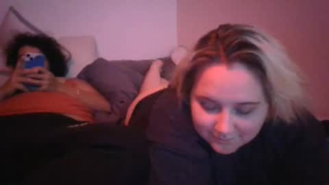 Snapshot of cheekychick420 chatting on 06/17/26, 05:54 cheekychick420 online show from 06/17/26, 05:54