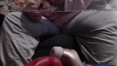 Snapshot of cheekymiia chatting on 12/14/24, 06:09 Cheekymiia online show from 12/14/24, 06:09