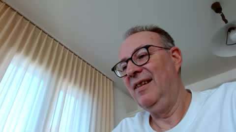 Snapshot of cheer2u chatting on 01/15/25, 11:00 cheer2u online show from 01/15/25, 11:00