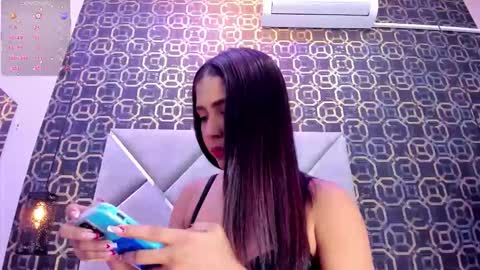 Snapshot of cheerryblossom_ chatting on 10/06/25, 01:47 Cherry online show from 10/06/25, 01:47