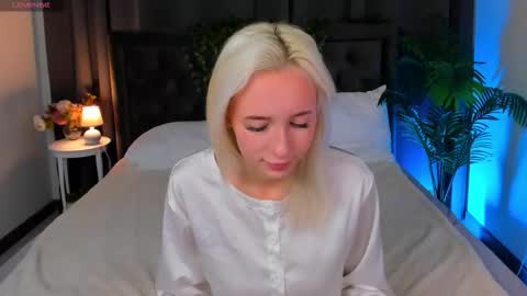 cheezy_cream online show from 12/03/25, 04:20