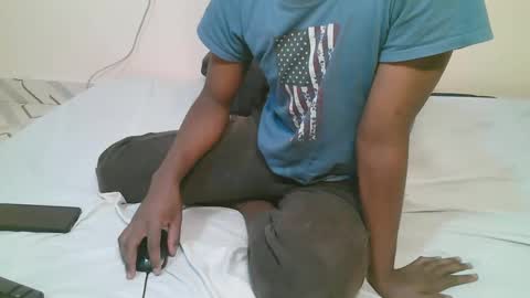 Snapshot of chekyboys_ chatting on 10/20/25, 06:25 chekyboys_ online show from 10/20/25, 06:25