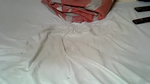 Keve Meddy online show from 03/07/26, 05:15