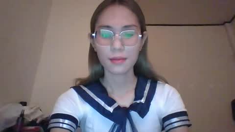 Snapshot of chelly4u69 chatting on 03/11/25, 12:54 chelly4u69 online show from 03/11/25, 12:54