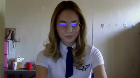 Snapshot of chelly4u69 chatting on 09/14/25, 04:00 chelly4u69 online show from 09/14/25, 04:00