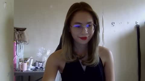 Snapshot of chelly4u69 chatting on 09/23/25, 04:26 chelly4u69 online show from 09/23/25, 04:26