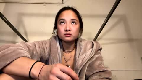 Snapshot of chellybear101 chatting on 12/04/24, 11:57 chellybear101 online show from 12/04/24, 11:57