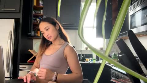 Snapshot of chellybear101 chatting on 01/17/25, 10:34 chellybear101 online show from 01/17/25, 10:34