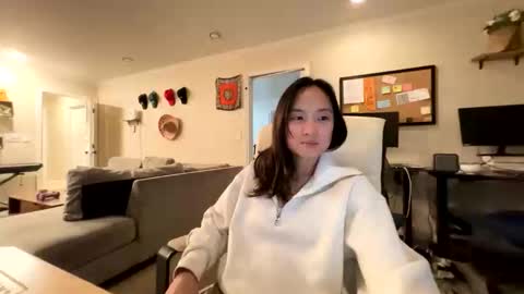 Snapshot of chellybear101 chatting on 11/05/25, 02:00 chellybear101 online show from 11/05/25, 02:00