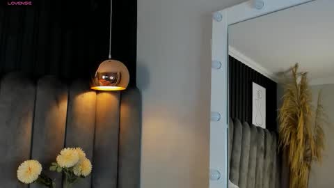 chelsea_bolton_ online show from 10/29/25, 12:18