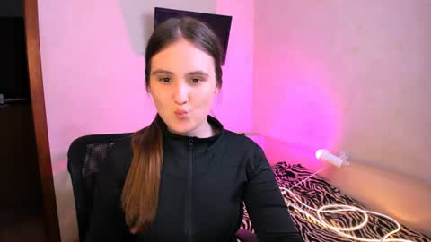 Snapshot of chelsyluxex chatting on 07/03/26, 10:10 Chelsy Luxe online show from 07/03/26, 10:10
