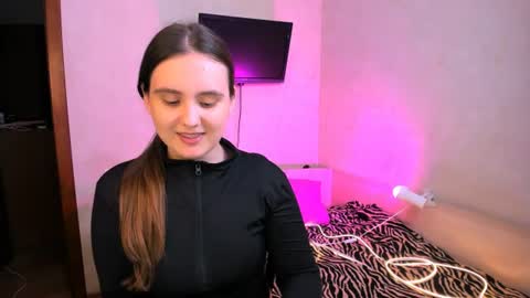 Snapshot of chelsyluxex chatting on 07/07/26, 10:08 Chelsy Luxe online show from 07/07/26, 10:08