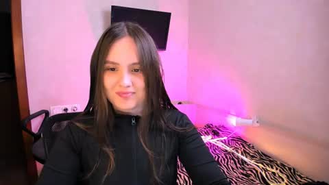 Snapshot of chelsyluxex chatting on 07/25/26, 10:13 Chelsy Luxe online show from 07/25/26, 10:13