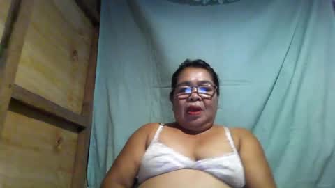Snapshot of chenita_kits chatting on 07/08/26, 03:27 chenita_kits online show from 07/08/26, 03:27