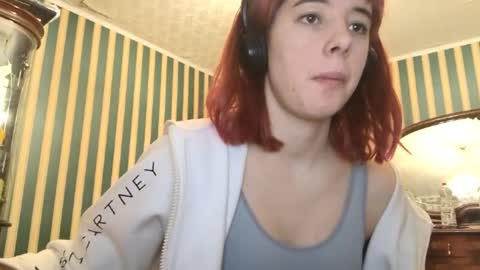 Snapshot of cherisegatchel chatting on 02/24/26, 05:33 Emely online show from 02/24/26, 05:33