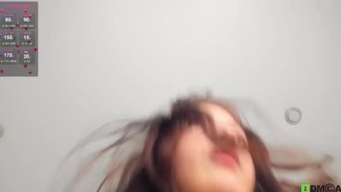 Snapshot of cherrry_p1e chatting on 10/18/25, 01:12 Lola online show from 10/18/25, 01:12