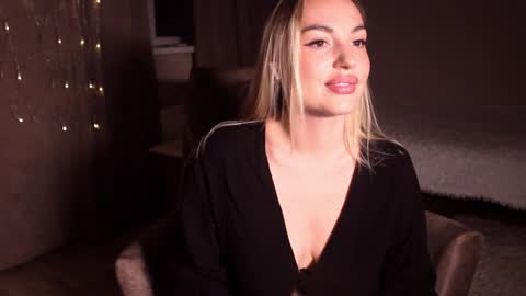 Snapshot of cherry_bomb19 chatting on 12/28/24, 03:04 CherryBomb online show from 12/28/24, 03:04