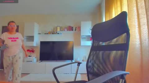 mayra online show from 10/01/25, 09:04